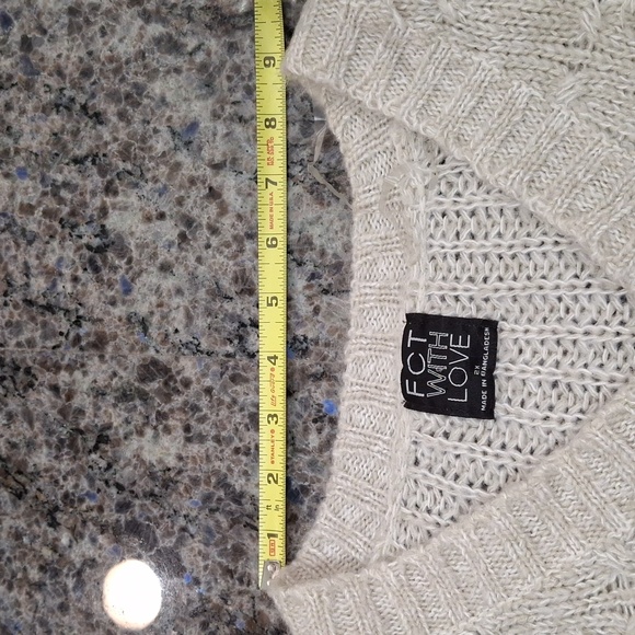 "FCY WITH LOVE" SZ. 2x, 100%acrylic, off-white, cable-knit, fringed sweater. - Picture 14 of 16